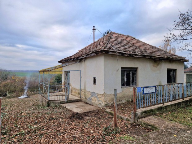 Elad� panor�m�s csal�di h�z Zselickisfaludon