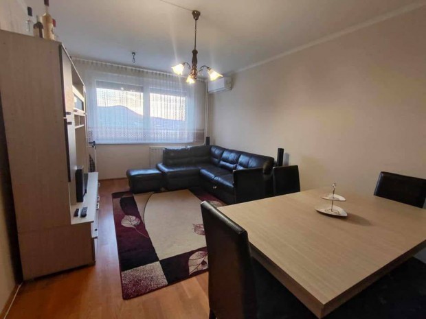 Elad� panor�m�s lak�s Kasz�sd�l� sz�v�ben