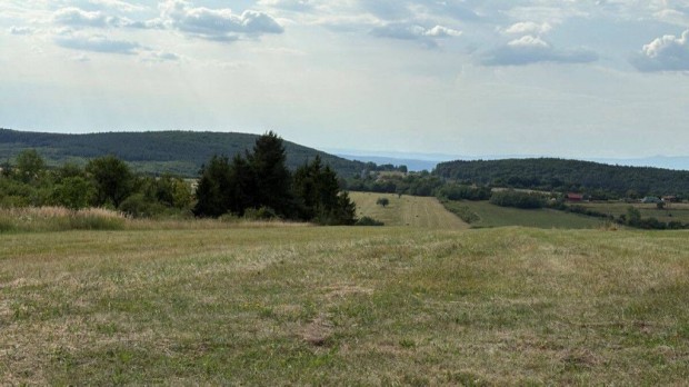 Elad� panor�m�s telek Mogyor�sk�n  r�ad�sul a reg�ci v�rra is