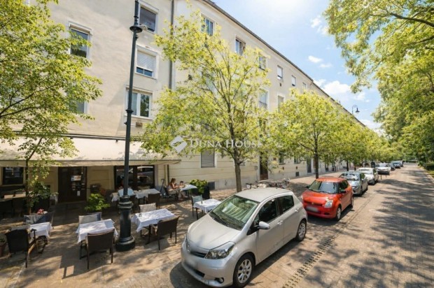 Elad� parkol�, Kecskem�t