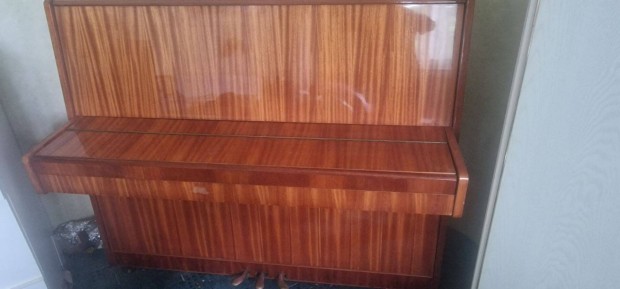 Elado pianino zongora