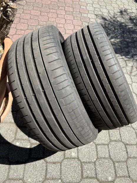 Elado pirelli 245/35/20 gumi