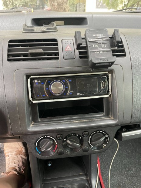 Elad piros Suzuki Swift 1.3 benzines
