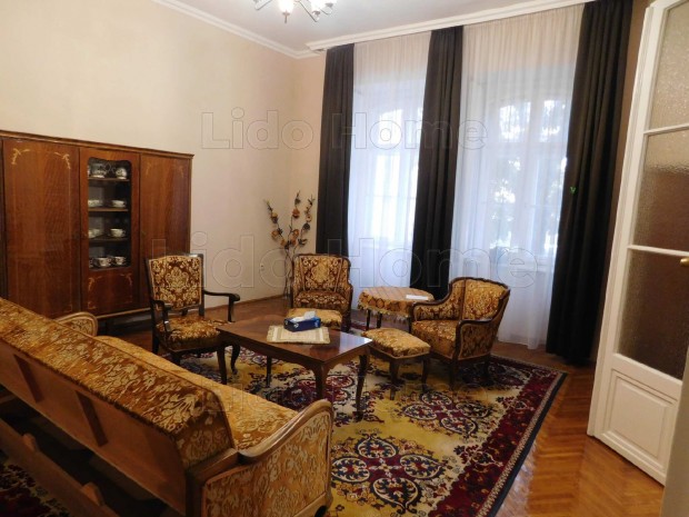 Elad� polg�ri t�rsash�zi lak�s Sz�kesfeh�rv�r belv�ros�ban