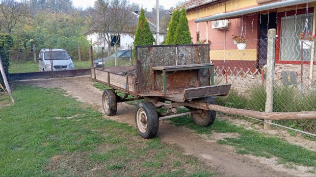 Elad pniknak vagy kis lvaknak lovaskocsi.