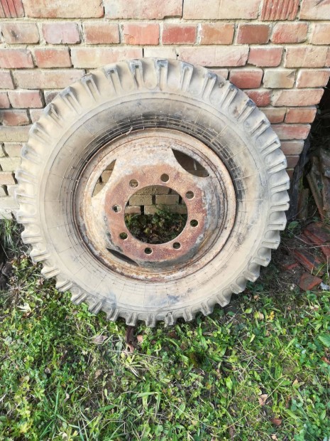 Elad ptkocsi gumiabroncsok!