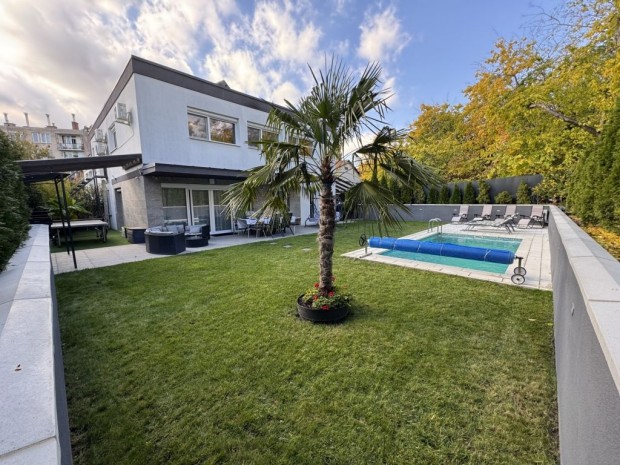 Elad� pr�mium csal�di h�z XVI. ker�let