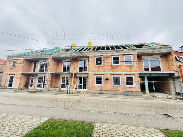 Elad� pr�mium lak�sok Gy�r-Sziget frekvent�lt r�sz�n!