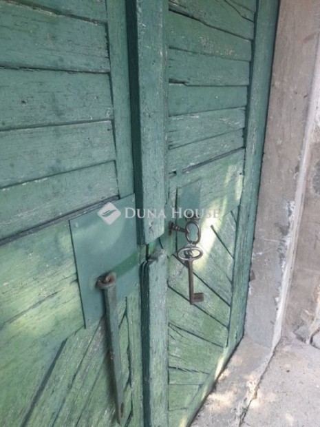 Elad� pr�sh�z, P�csv�rad