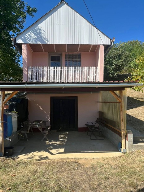 Elad� pr�sh�z telekkel