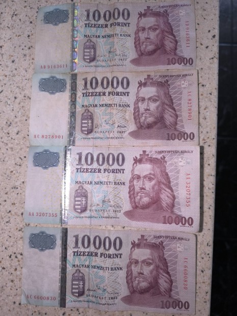 Elad rgi 10000 forint 4 db!  