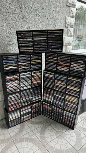 Elad rgi DVD-k s DVD-trolk