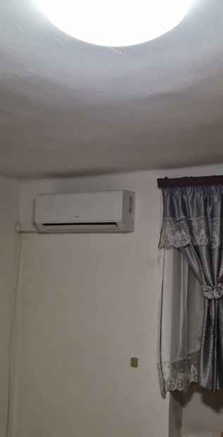 Elad� r�gitipusu csal�di h�z!!.