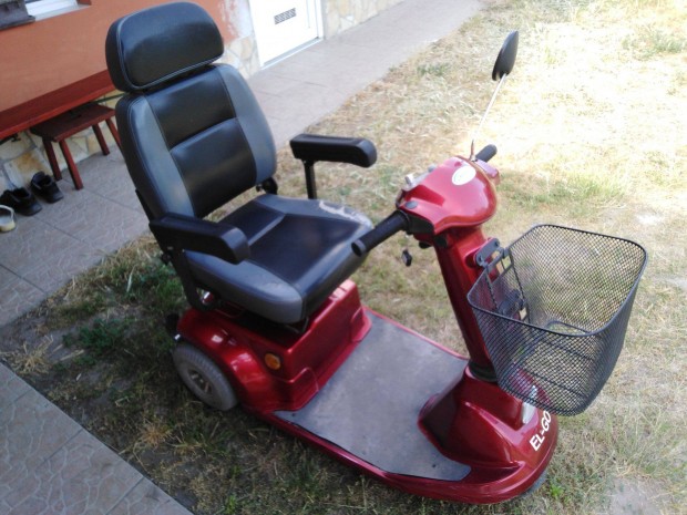 Elad rehab kocsi