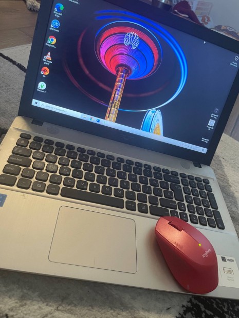 Eladó remek állapotban lévő Asus X51NA Vivobook