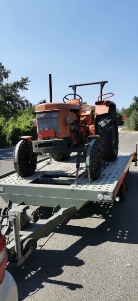 Elado renault traktor 40 loeros 3 hengeres 