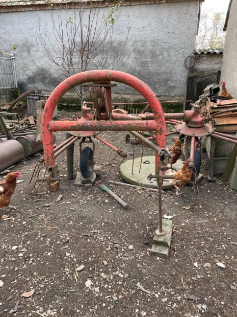 Eladó rendrakó / rendterítő használt, de jó állapotban