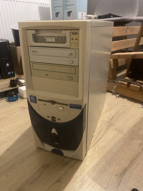 Elad retro PC. 