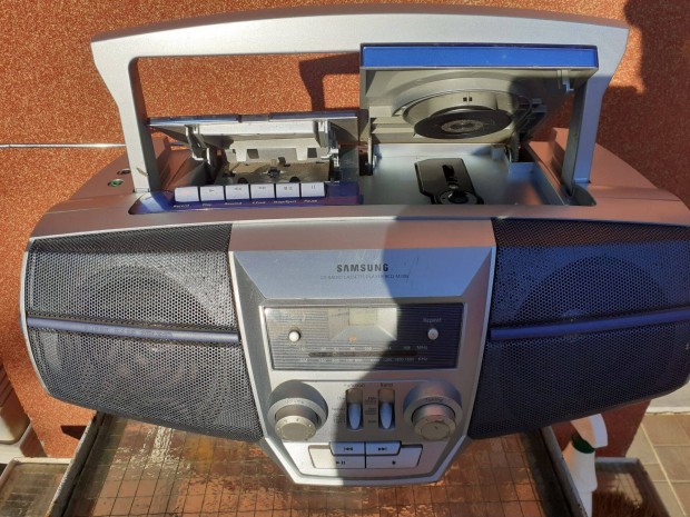 Elad retro Samsung kazetts, CD-s rdis magn hibtlan llapotba