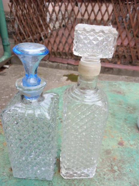 Eladó retro csiszolt whiszkys üveg a 80-as évekből
