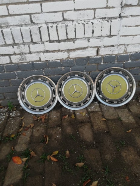 Elad retro mercedes dsztrcsk 