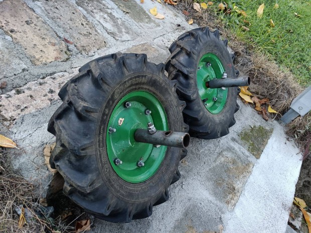 Eladó retró robikapa kerekek