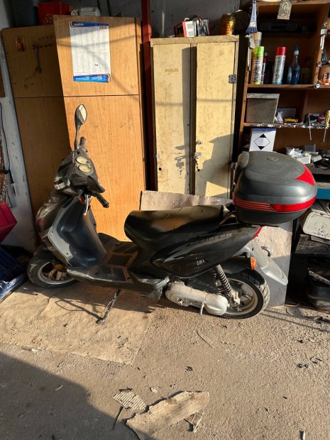 Elad robog 50ccm