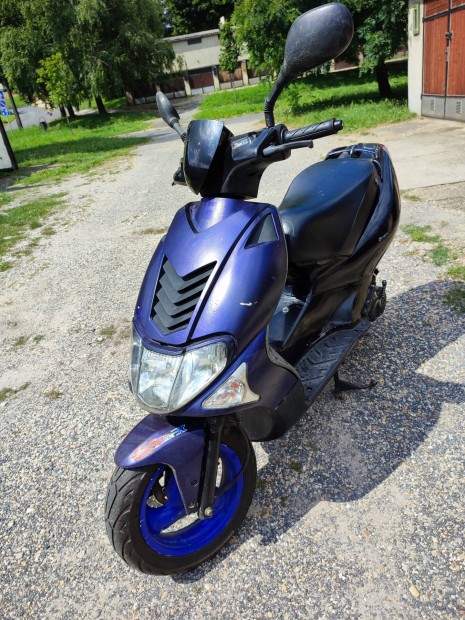 Elad robog! Kymco Super 9 robog 