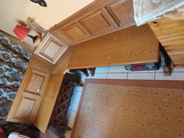 Elad� sarok �tkez�garnit�ra