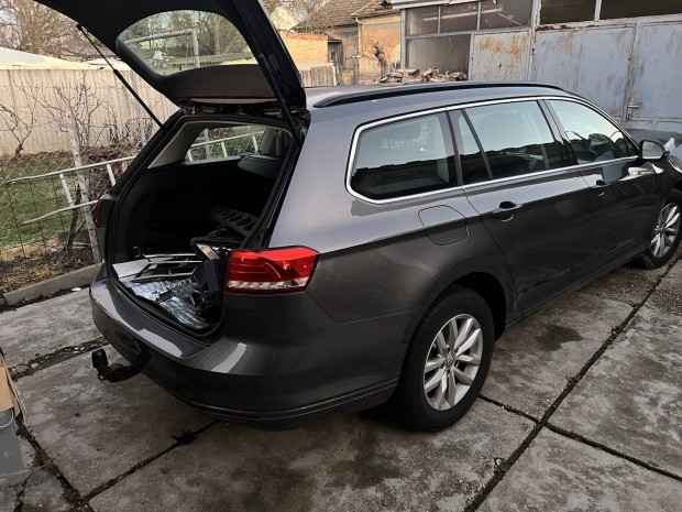 Elad� s�r�lt Passat B8