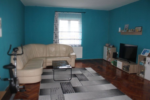 Elad� simas�gi csal�di h�z