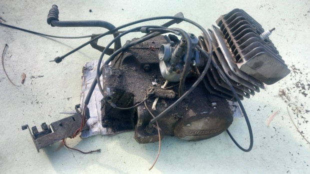 Elad simson motor blokk