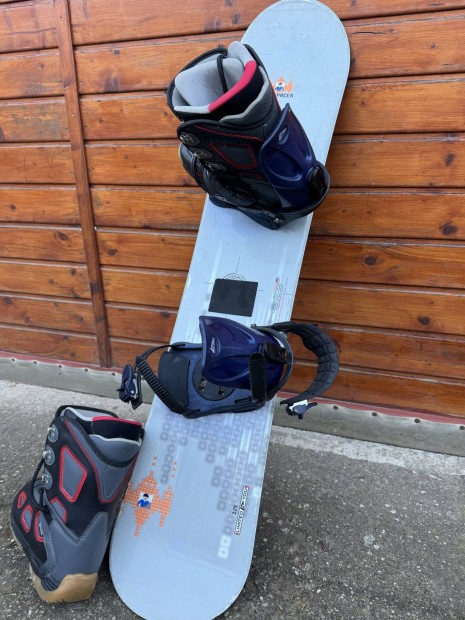 Elad snowboard.