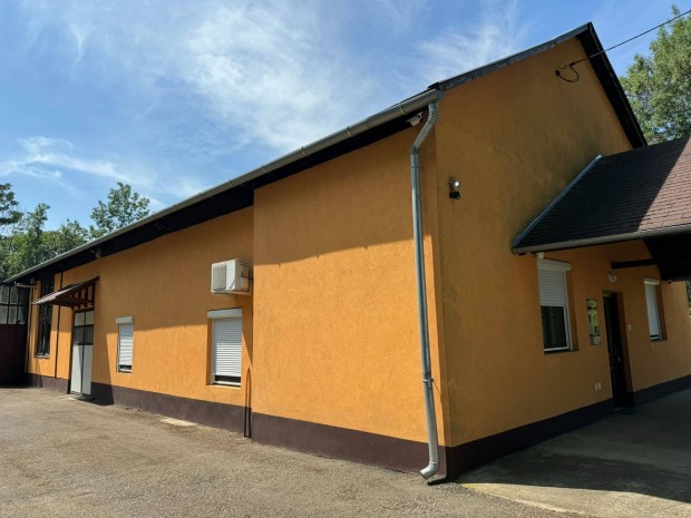 Elad� sokoldal�an hasznos�that� ipari,kereskedelmi telephely!