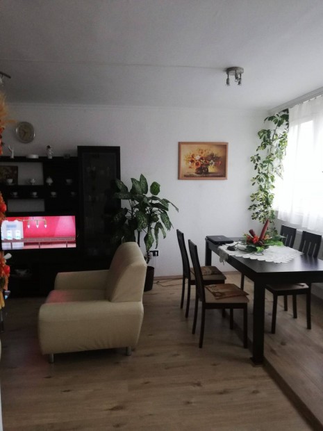 Elad� sorh�z Ny�regyh�za S�gv�ri kertv�ros