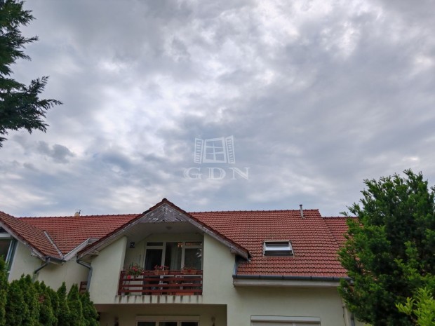 Eladó sorház Pécel, Csatáridűlő- sorház tetőtéri lakás