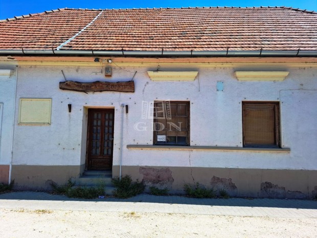 Elad� sorh�z T�k�l, Kossuth Lajos utca