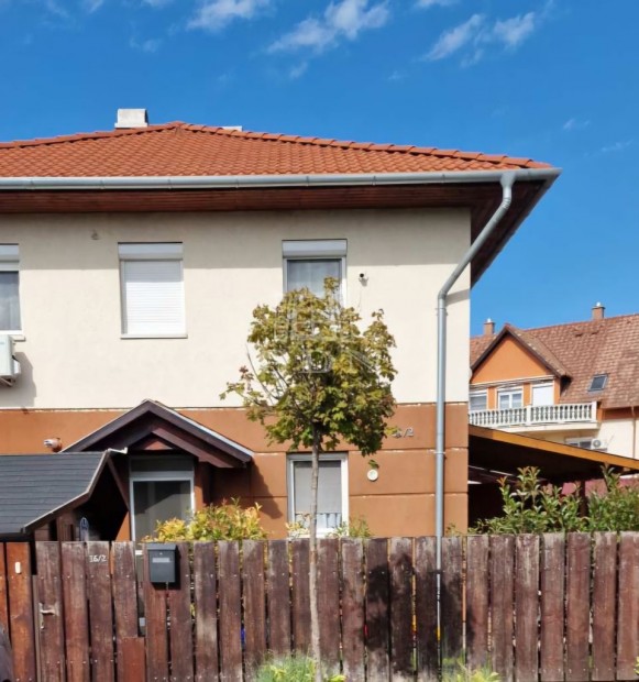 Elad� sorh�z Vecs�s, Kispatak lak�park