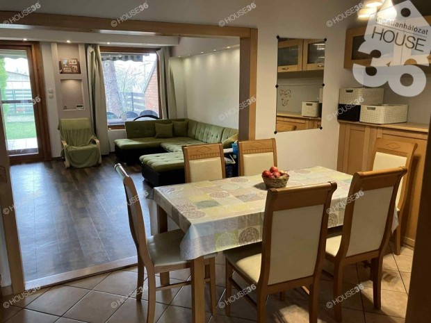 Elad� sorh�zi lak�s Kecskem�ten a Hunyadiv�rosban!