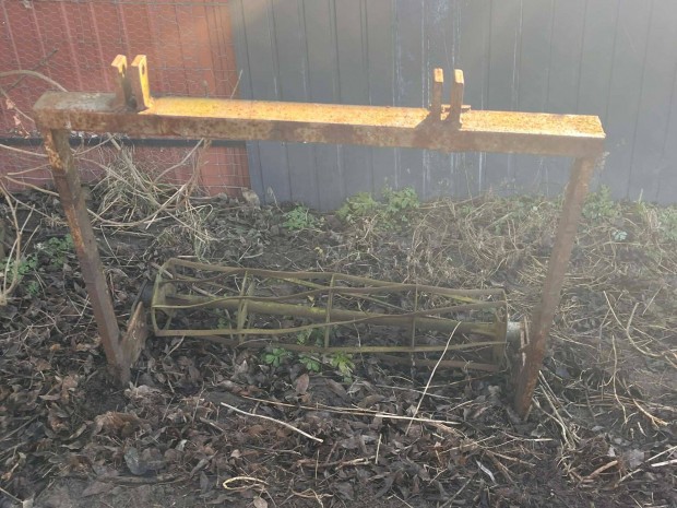 Elad� sork�zm�vel� kombin�tor v�z