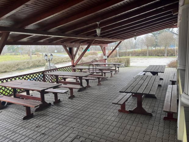 Elad� sz�ll�shely Hossz�v�lgy