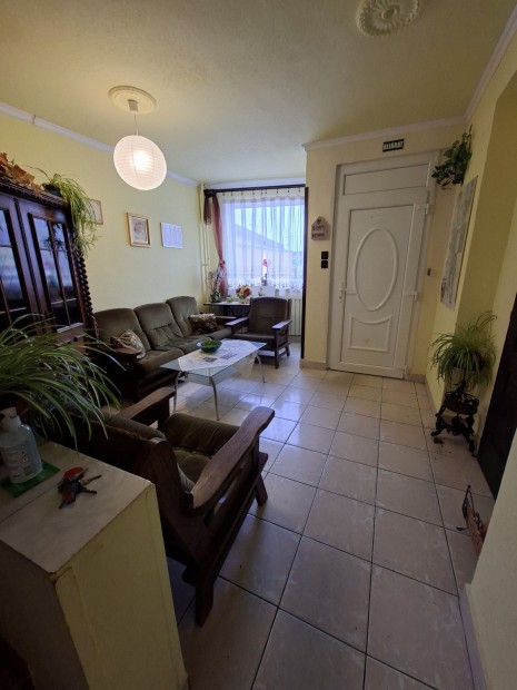 Elad� sz�lloda, panzi�, Eger