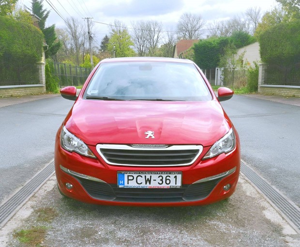 Elad� szalon �llapot� Peugeot 308 Puretech 1.2