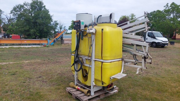 Elad szntfldi permetez Jessernigg 1000 hidraulikus