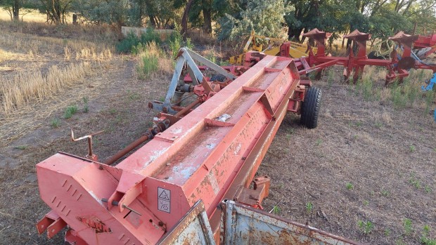 Elad� sz�rz�z� Kuhn BNG 450 mulcsoz�