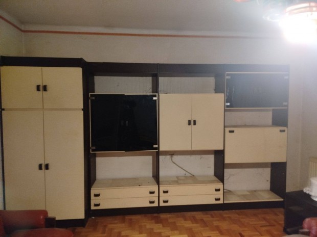 Elad� szekr�nysor