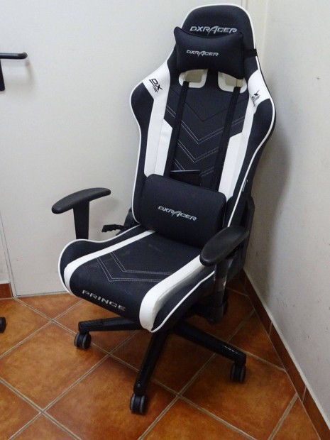 Elad szp llapotban Dxracer L fekete-fehr gamer szk