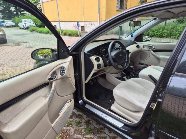 Eladó szép állapotú bézs színű ülésszett mk1 Ford Focushoz (2004)