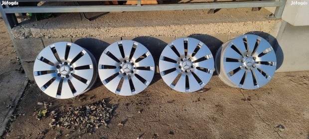 Eladó szép használt 5x112 17" gyári Mercedes alufelni garnitúra