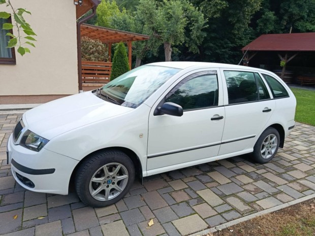 Elad szeretett Skoda Fbia Combi autm 
